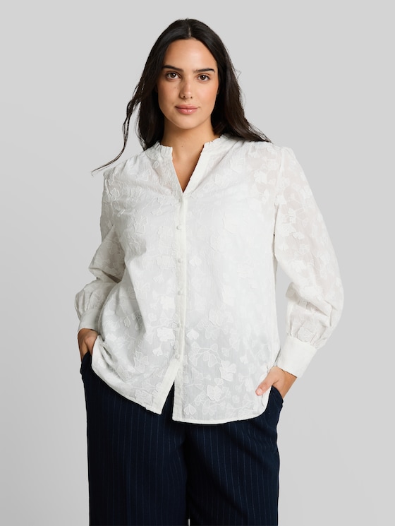 Plus Size - loose fit blouse with embroidery - White