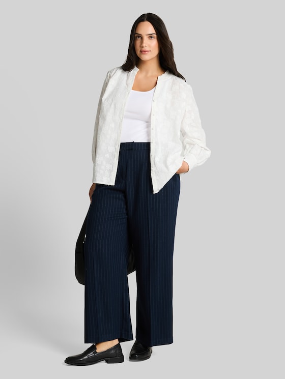 Plus Size - loose fit blouse with embroidery - White