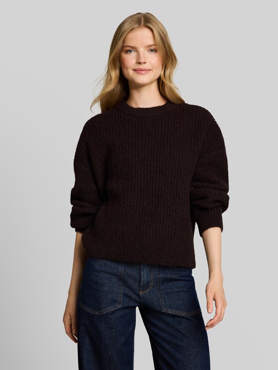 Relaxed-fit knitted jumper with a round neckline - dark plum melange