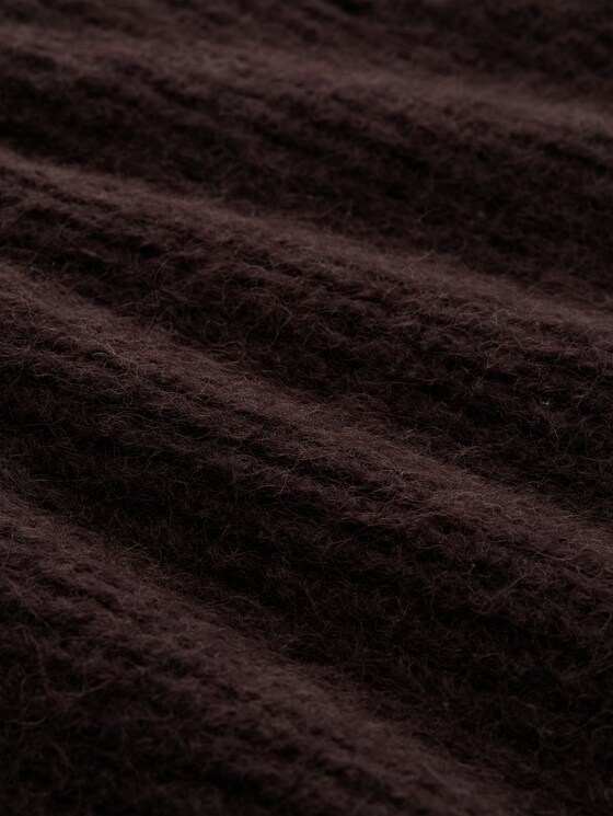 Relaxed-fit knitted jumper with a round neckline - dark plum melange