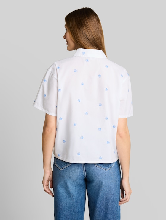 Boxy-fit shirt blouse with embroidery - white shell embroidery