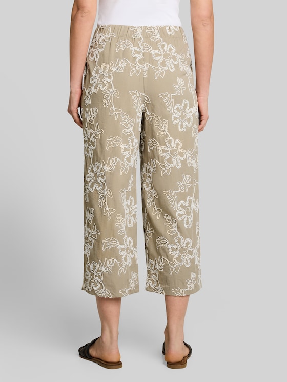 Culottes with floral embroidery - olive white big flower design