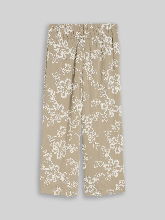 Culottes with floral embroidery - olive white big flower design