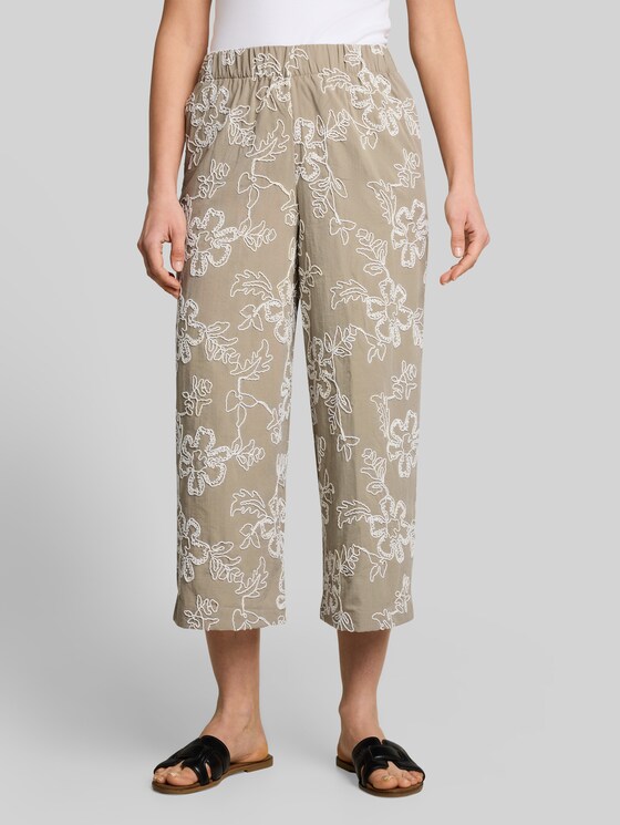 Culottes with floral embroidery - olive white big flower design