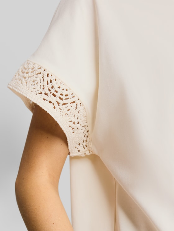 Loose-fit T-shirt with crochet sleeves - Dove White