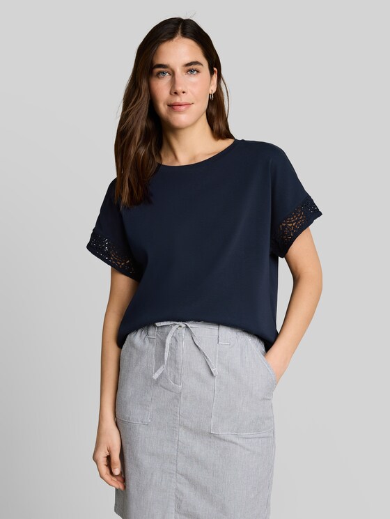 Loose-fit T-shirt with crochet sleeves - sky captain blue