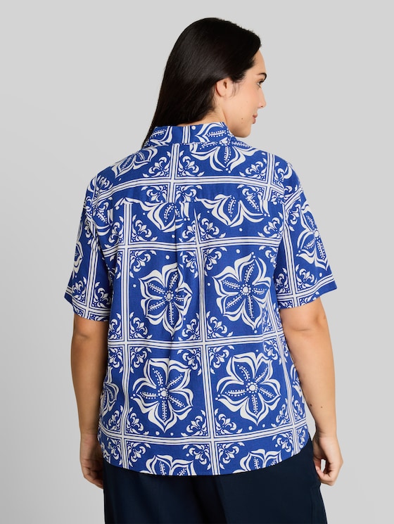 Plus Size - Loose-fit blouse with linen blend - blue flower tile design