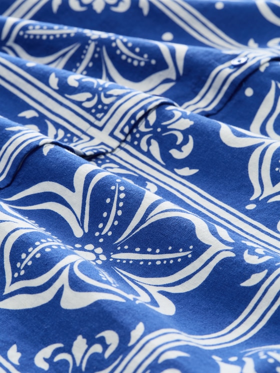 Plus Size - Loose-fit blouse with linen blend - blue flower tile design