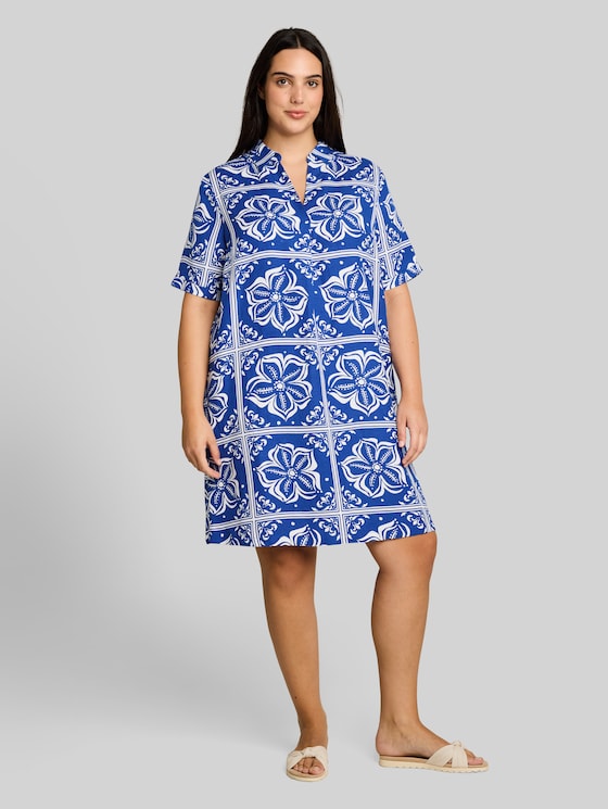 Plus Size - Dress with linen blend - blue flower tile design