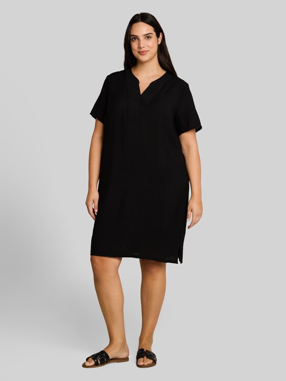 Plus Size - V-neck dress - deep black