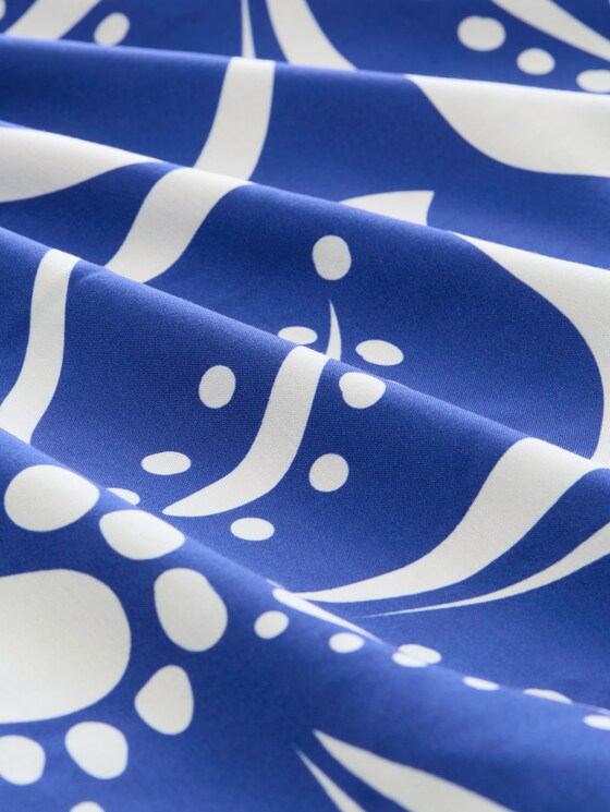 Plus Size - T-shirt in a mix of materials - shiny royal blue