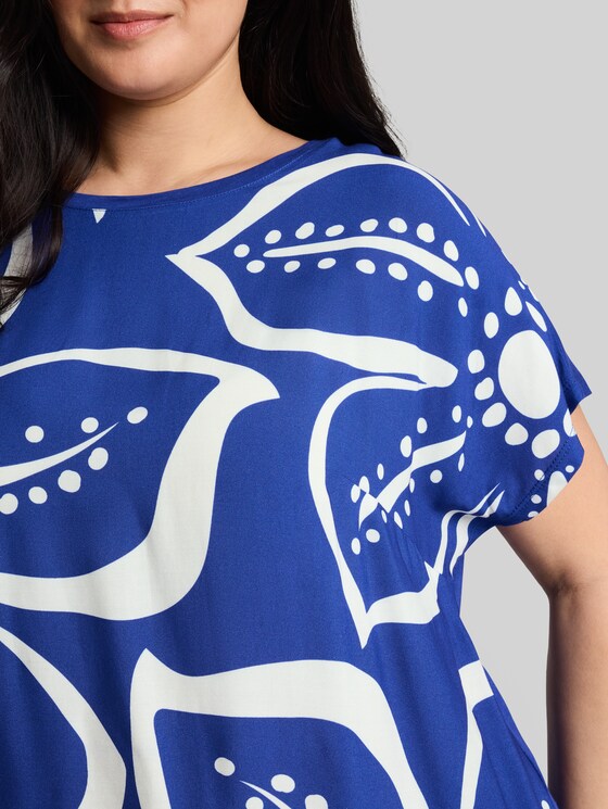 Plus Size - T-shirt in a mix of materials - shiny royal blue