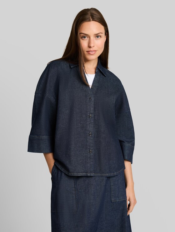 Oversized denim blouse with a V-neck - Blue Rinse Denim