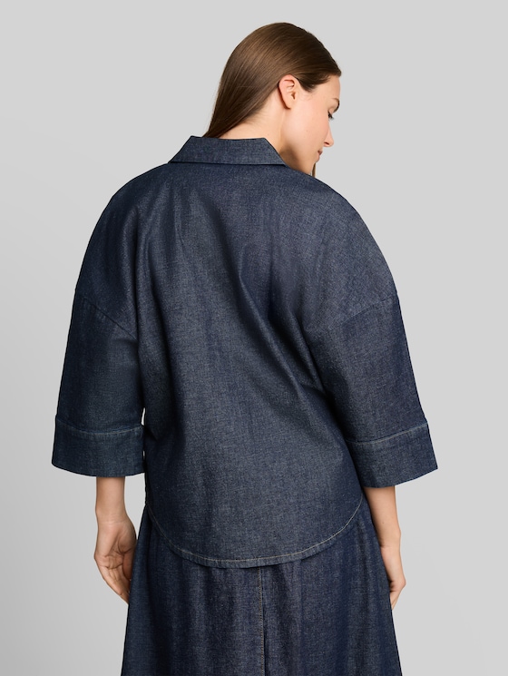 Oversized denim blouse with a V-neck - Blue Rinse Denim