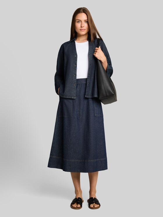 Oversized denim blouse with a V-neck - Blue Rinse Denim