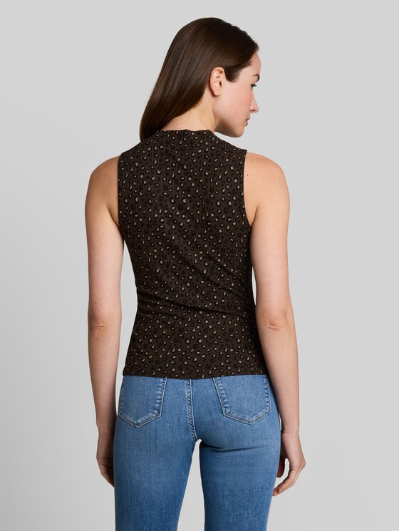 Slim-fit top with stand-up collar - brown black leo print
