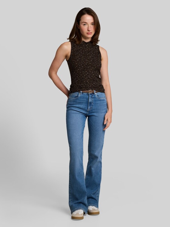 Slim-fit top with stand-up collar - brown black leo print