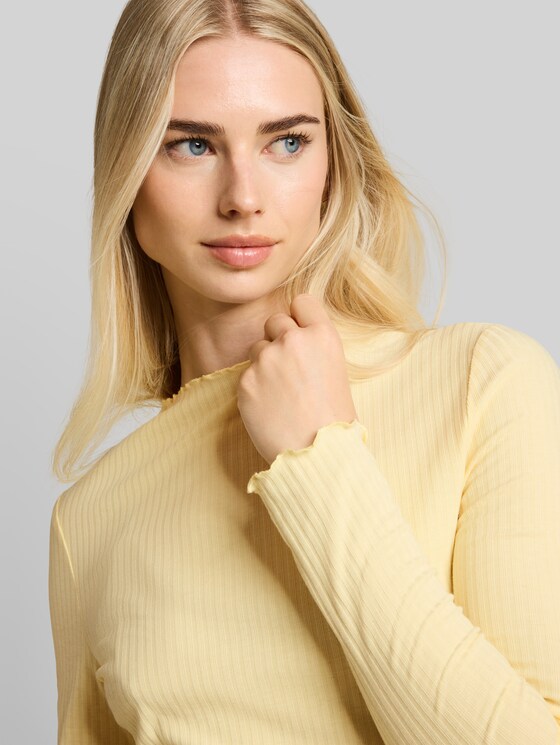 Long-sleeved T-shirt with ribbed texture - soft vanilla yellow