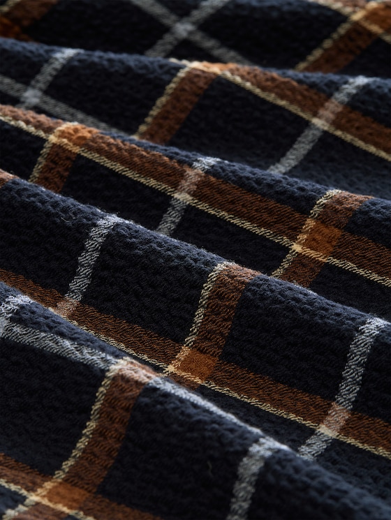 Seersucker blouse with a checked pattern - navy camel beige check