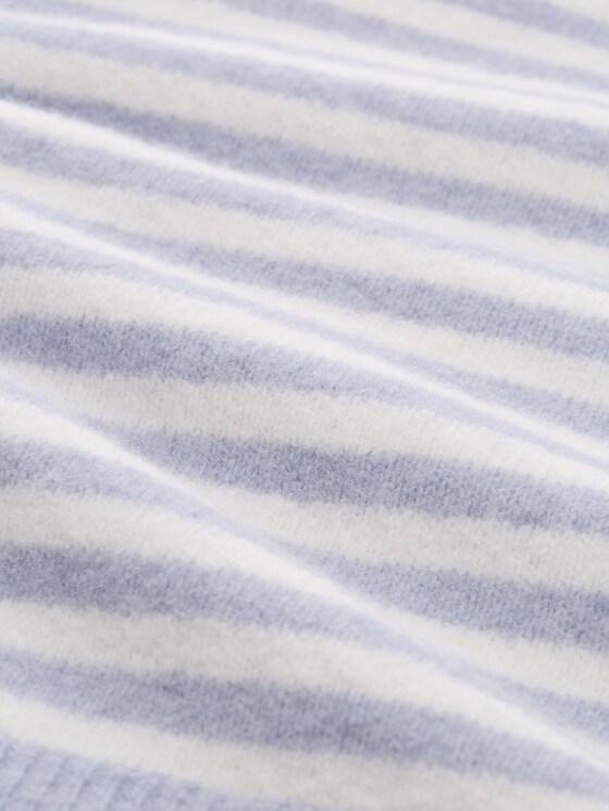 Cosy knitted jumper with a striped pattern - mid blue white stripe