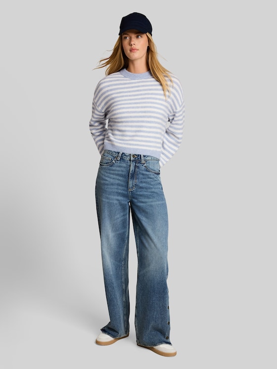 Cosy knitted jumper with a striped pattern - mid blue white stripe