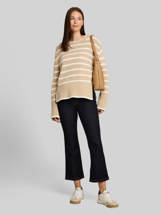 Oversized knitted jumper with a striped pattern - beige melange white stripe