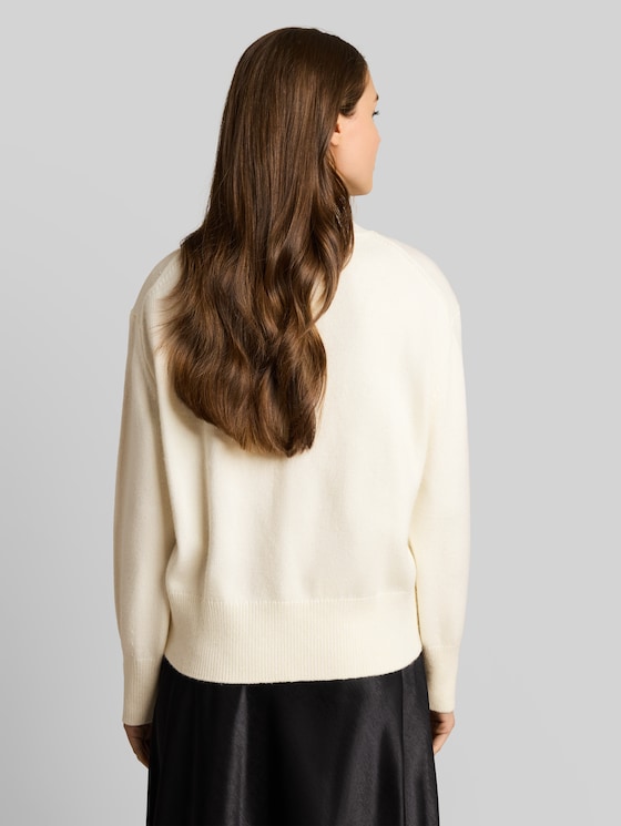 Oversized cosy knitted jumper with floral embroidery - Whisper White