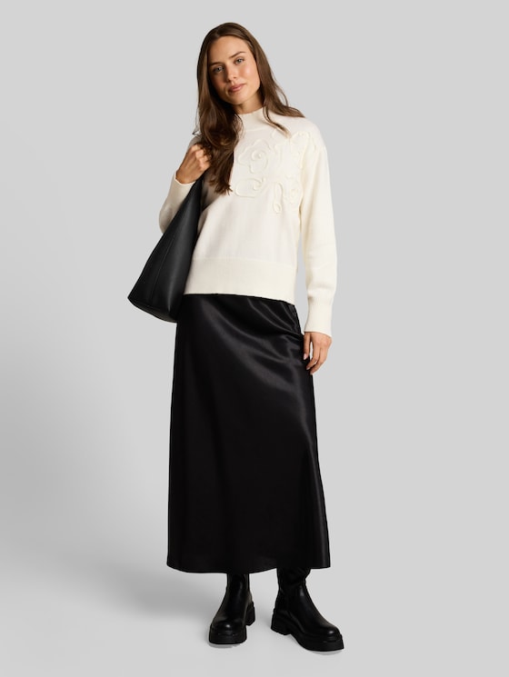 Oversized cosy knitted jumper with floral embroidery - Whisper White