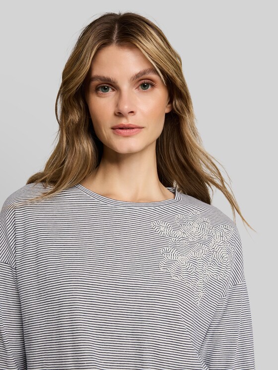 Loose-fit T-shirt with floral appliqué - small white navy stripe