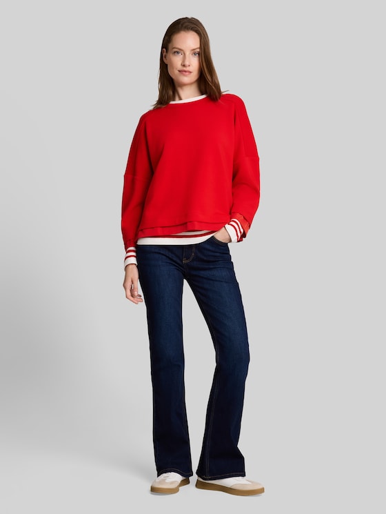 Loose-fit sweatshirt with 7/8 sleeves - soft scarlet red