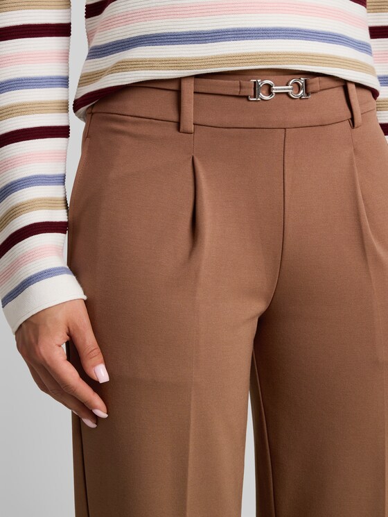 Cropped straight-leg trousers with a belt - camel