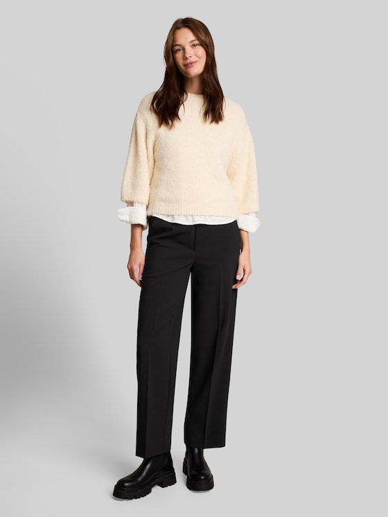 Straight Trousers with a crease - deep black