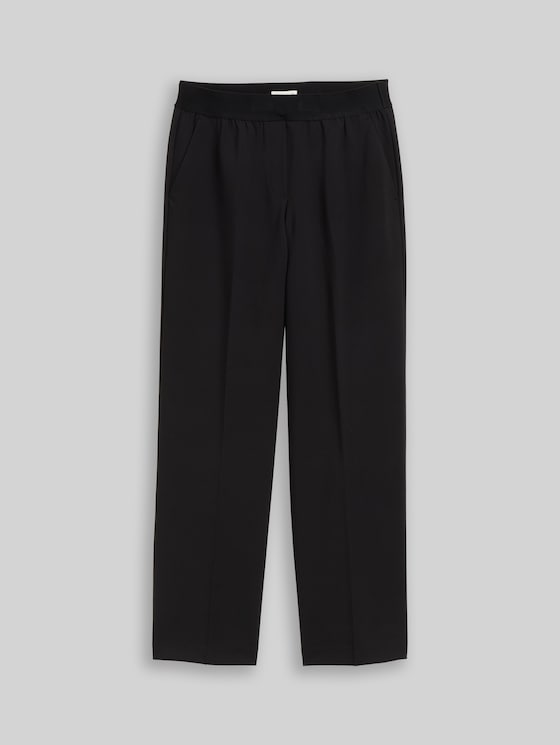 Straight Trousers with a crease - deep black