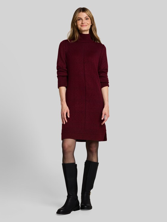 Cosy knitted dress with stand-up collar - preppy plum melange