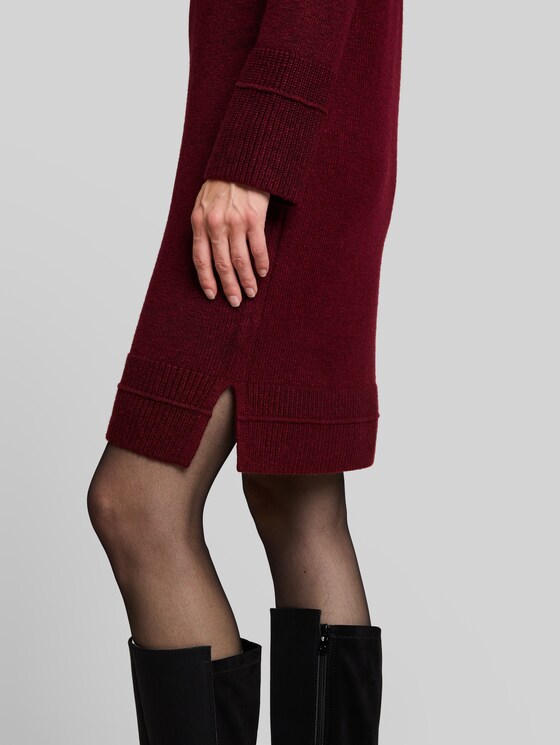 Cosy knitted dress with stand-up collar - preppy plum melange