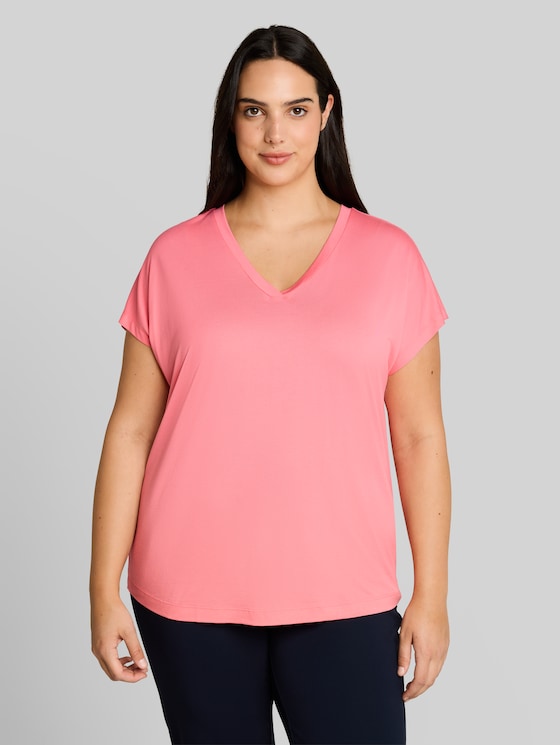 Plus Size - T-shirt with V-neck - soft fuchsia pink