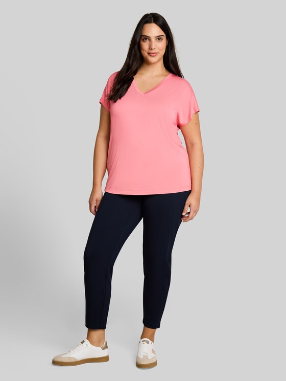 Plus Size - T-shirt with V-neck - soft fuchsia pink
