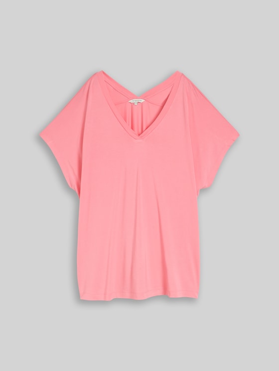 Plus Size - T-shirt with V-neck - soft fuchsia pink