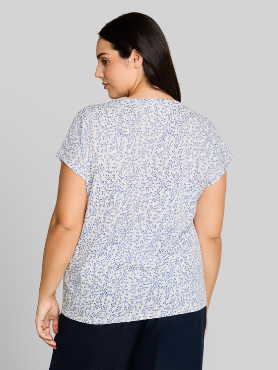 Plus Size - T-shirt with knot detail - white small leaves design