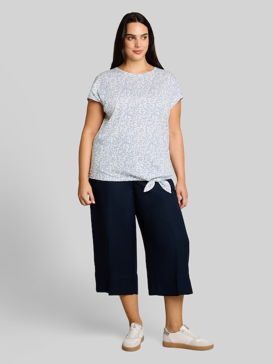 Plus Size - T-shirt with knot detail - white small leaves design
