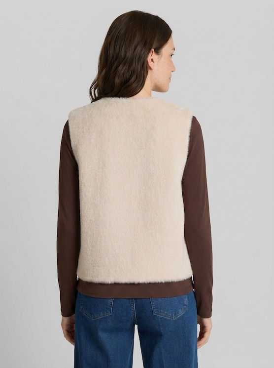 Faux fur waistcoat with pockets - cold beige