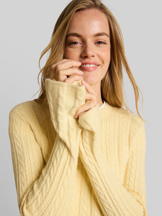 Knitted pullover with a plait pattern - soft vanilla yellow