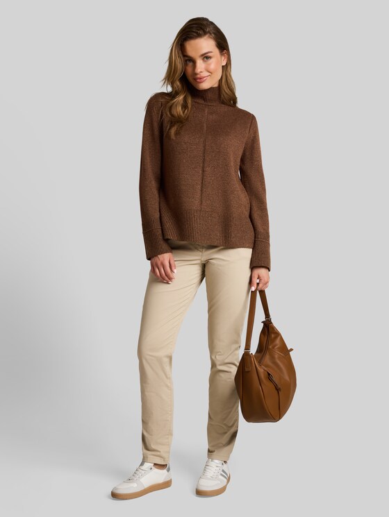 Cosy knitted jumper with a stand-up collar - mid camel melange