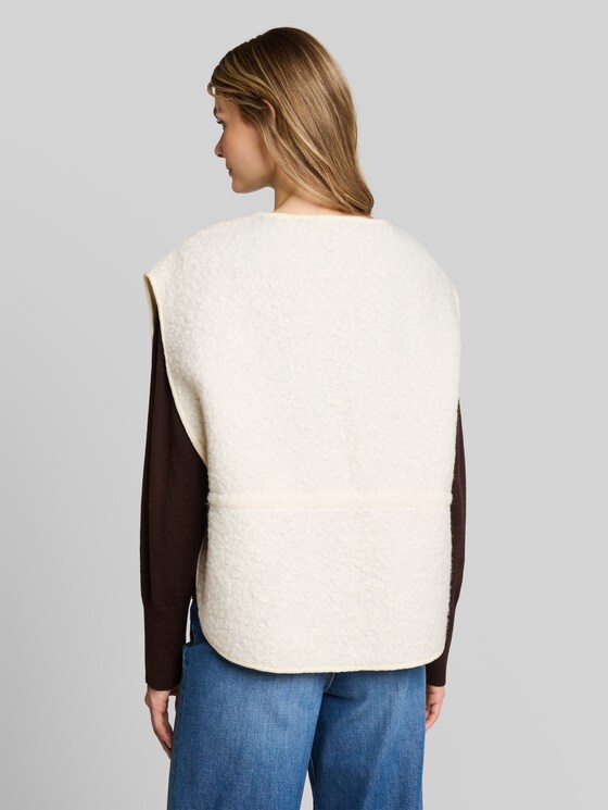 Cape-style teddy vest - Whisper White