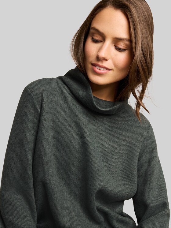 Cosy sweatshirt with decorative button placket - dark olive melange