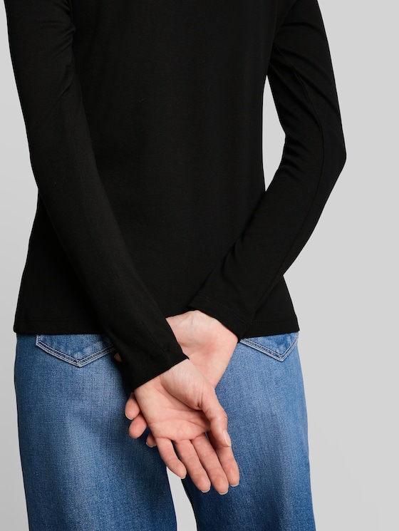 Slim-fit long-sleeved top with a boat neck - deep black