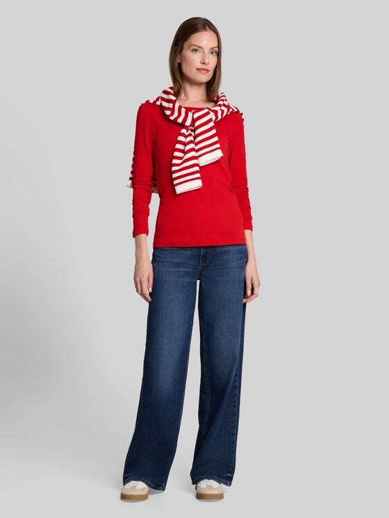 Slim-fit long-sleeved top with a boat neck - soft scarlet red