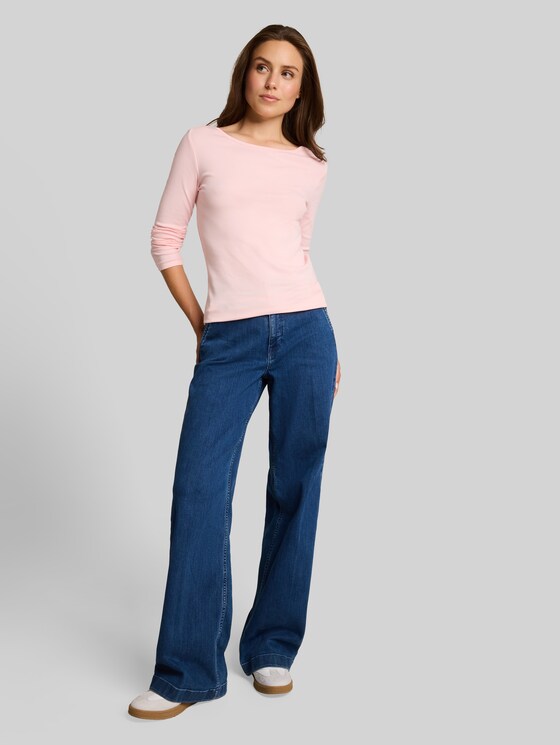 Slim-fit long-sleeved top with a boat neck - light pastel pink