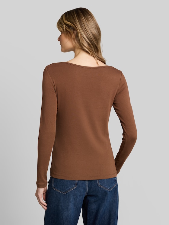 Slim-fit long-sleeved top with a boat neck - camel