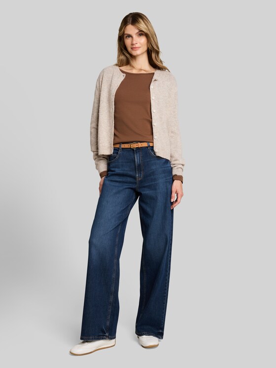 Slim-fit long-sleeved top with a boat neck - camel